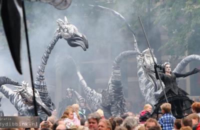 saurus met black shape